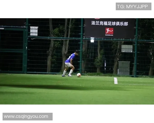 五位足球明星身着制服的精彩瞬间展现他们的风采与魅力 五位足球明星身着制服的精彩瞬间展现他们的风采与魅力
